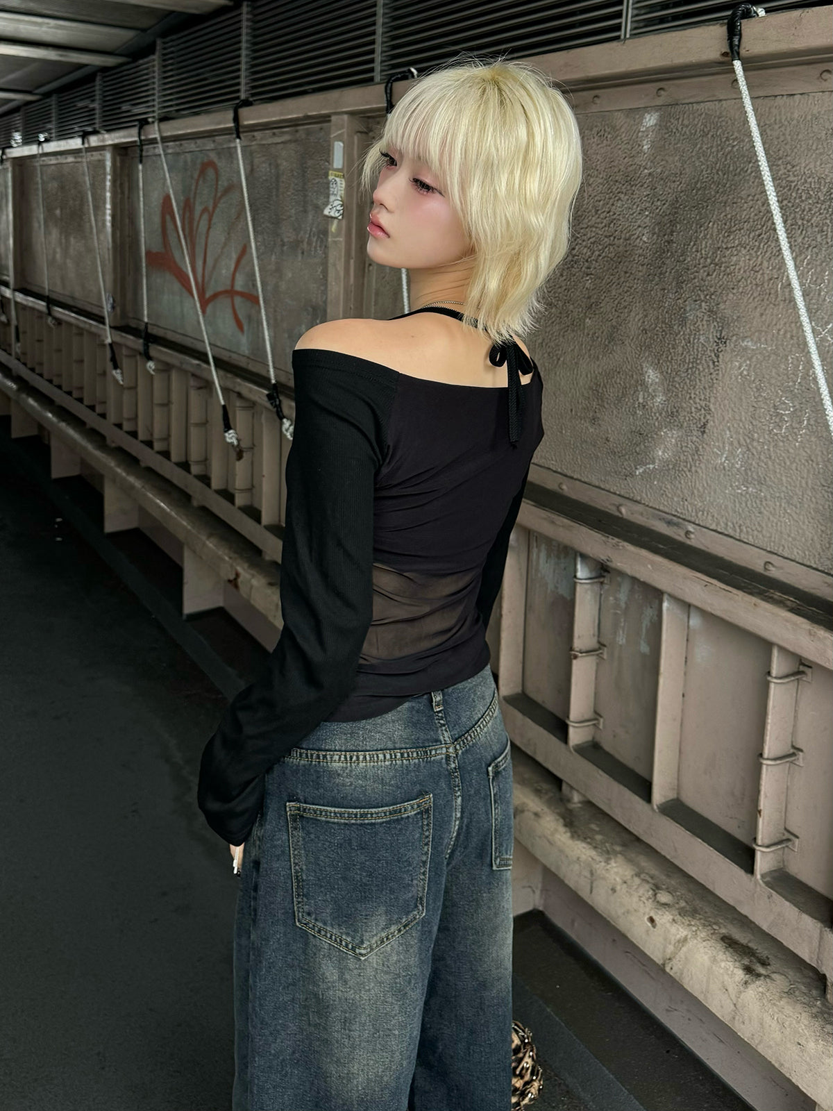 ホルターネックシースルーカットソー