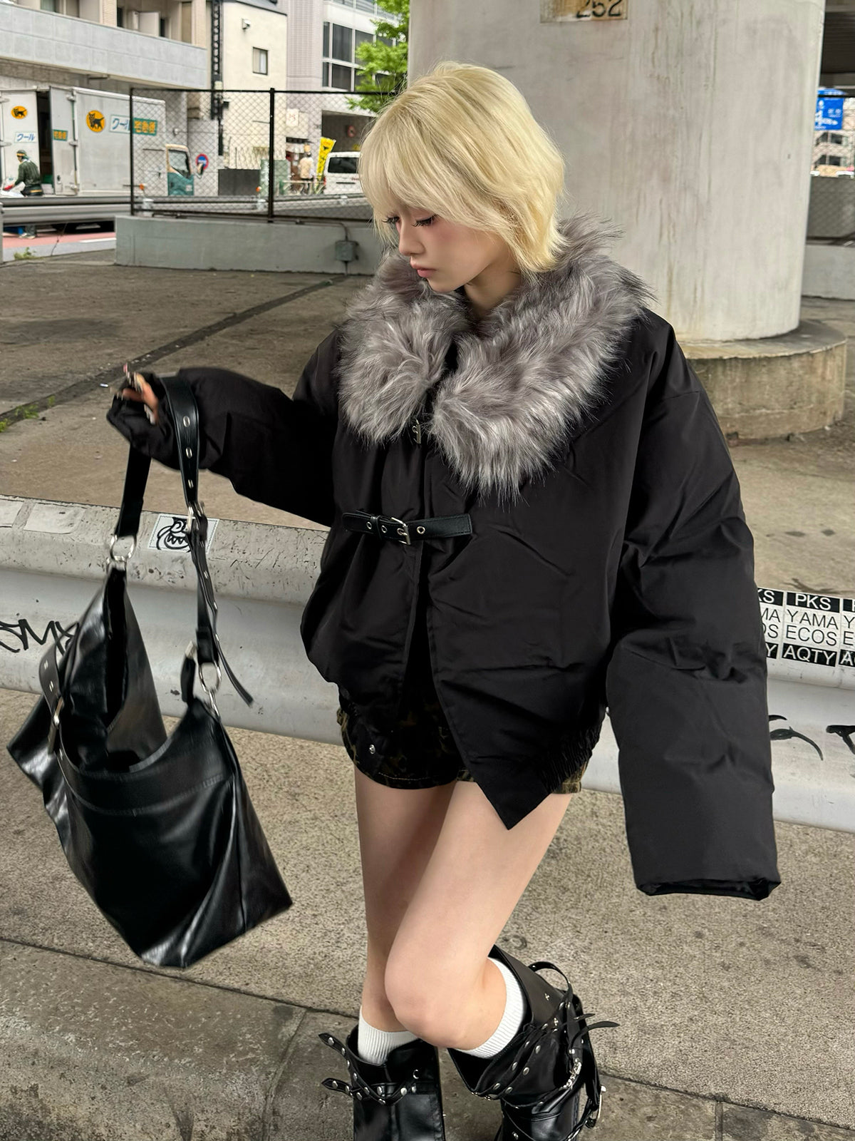 ベルトストラップファータッチカラーブルゾン