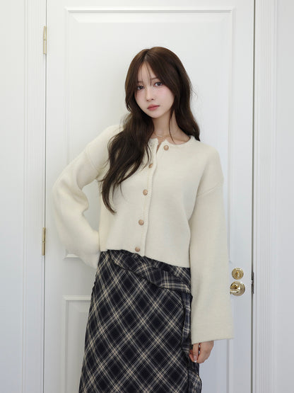 ラウンドネックボタンカーディガン