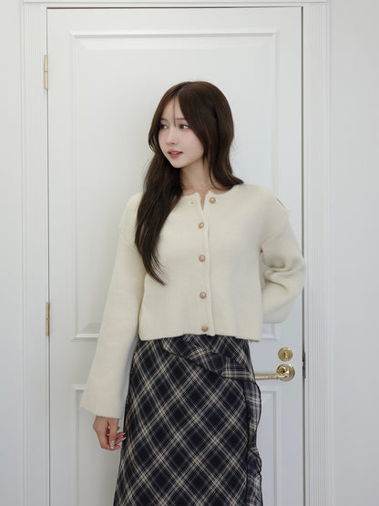 ラウンドネックボタンカーディガン