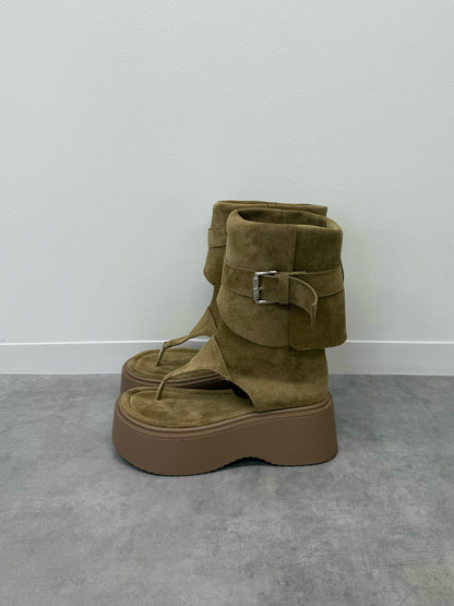 スエードライクトングブーツサンダル