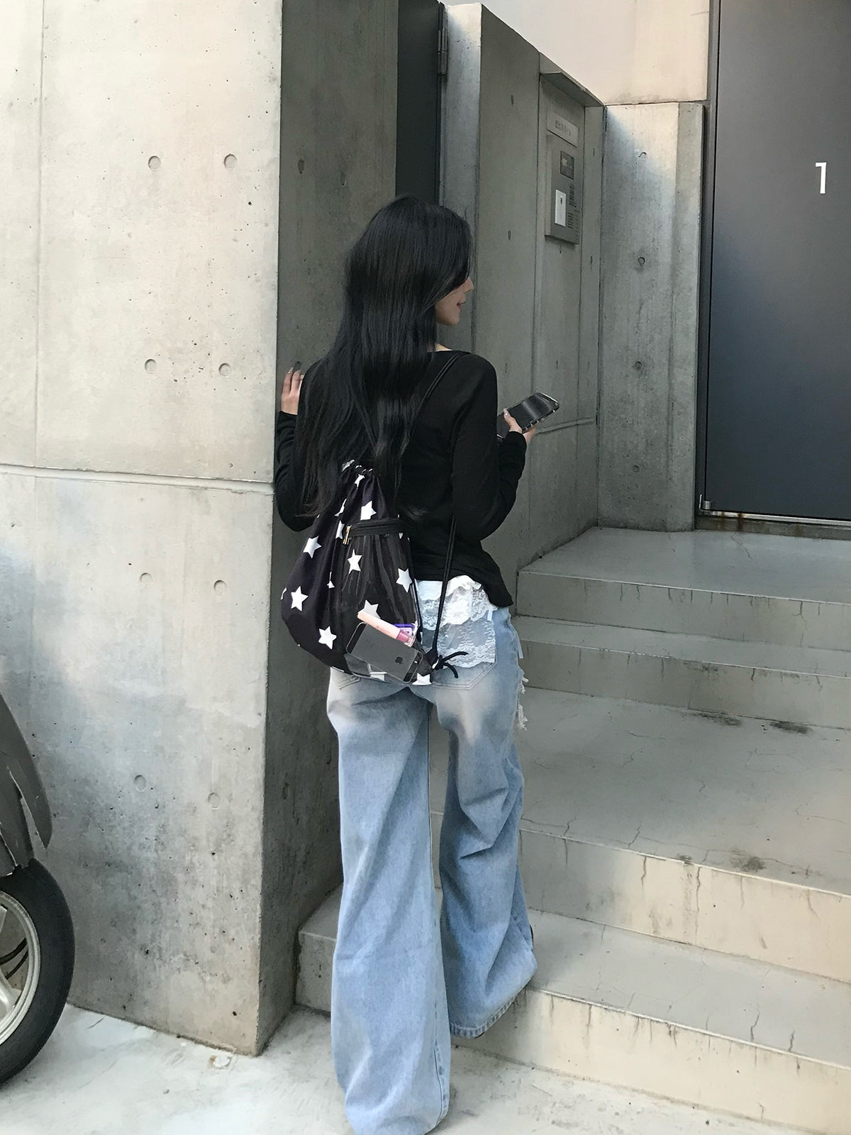 层叠蕾丝破损牛仔裤