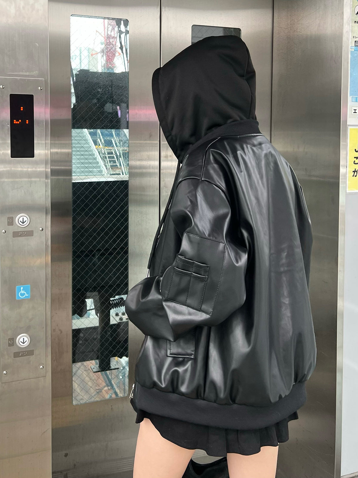 フーディージップレザータッチジャケット