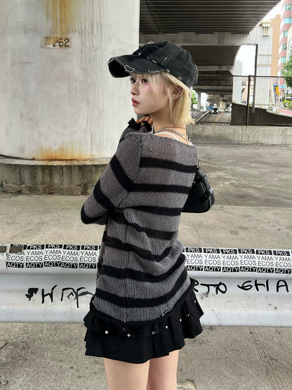 ボーダーダメージニット