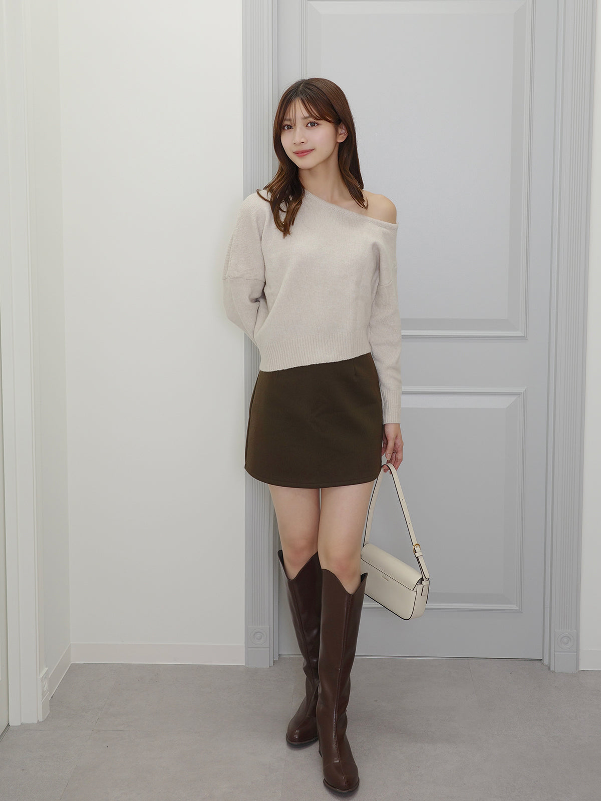 アシメデザインワンショルダーニット