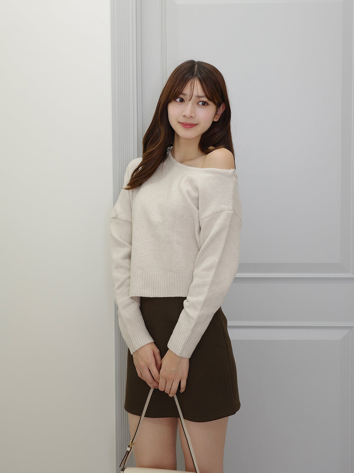 アシメデザインワンショルダーニット