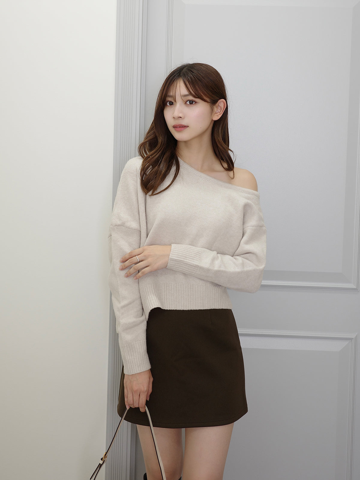 アシメデザインワンショルダーニット