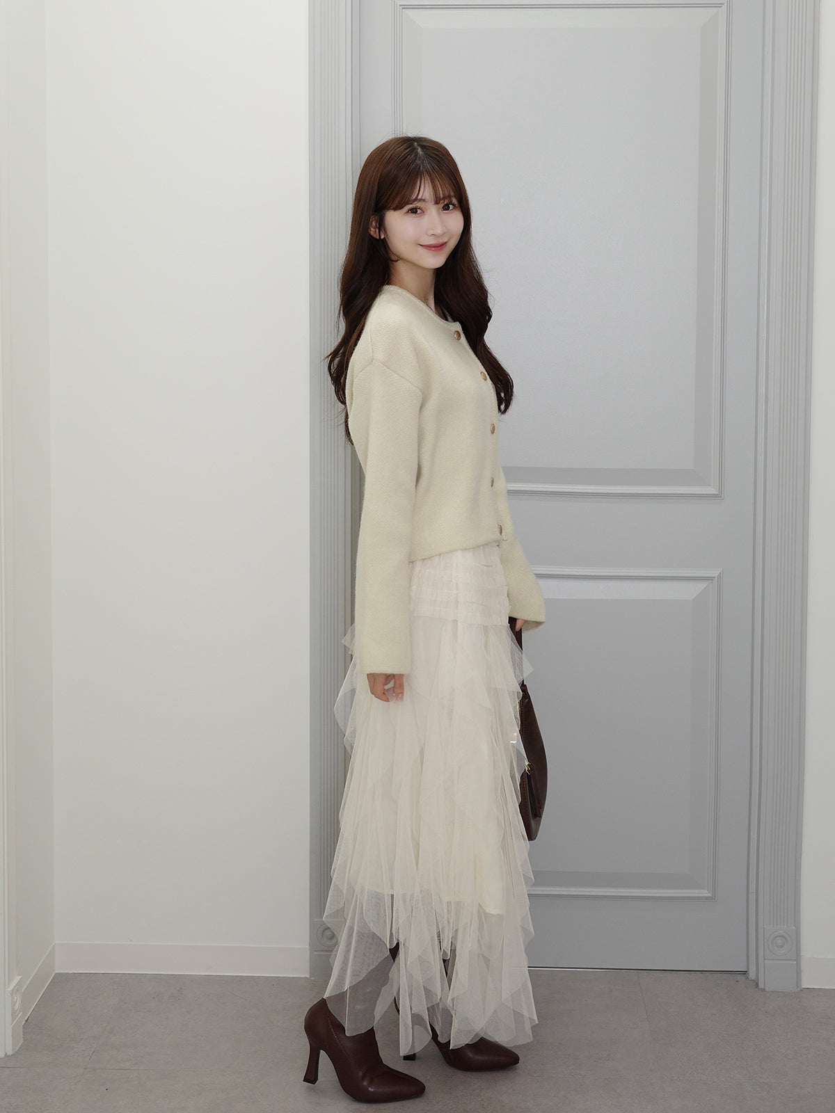 ラウンドネックボタンカーディガン