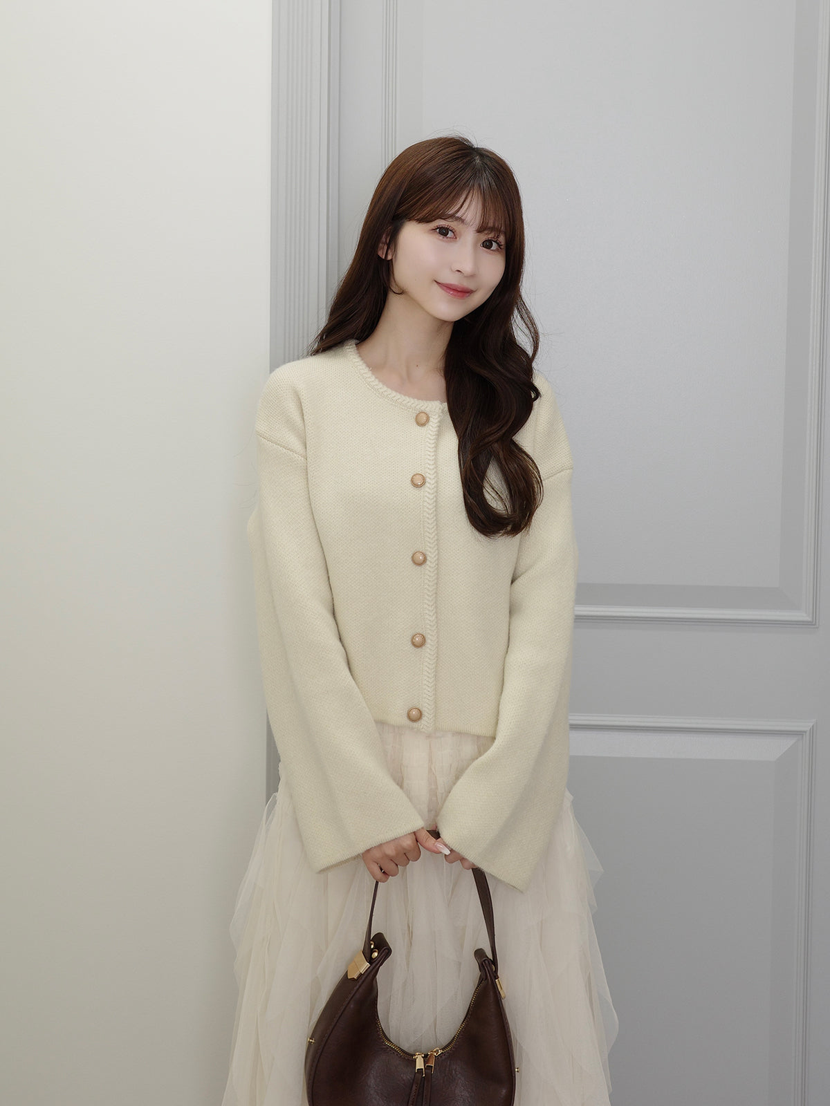 ラウンドネックボタンカーディガン