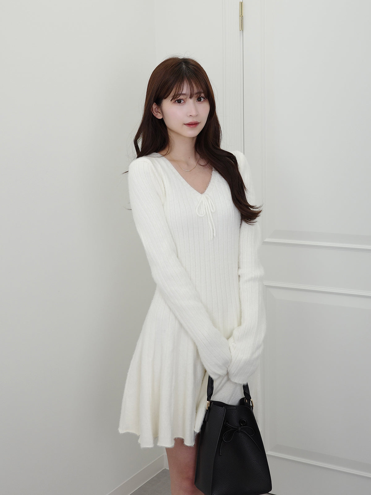 Vネックリボンニットミニワンピース