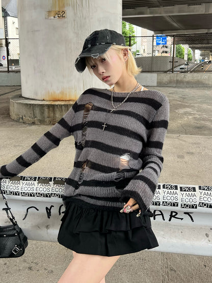 ボーダーダメージニット