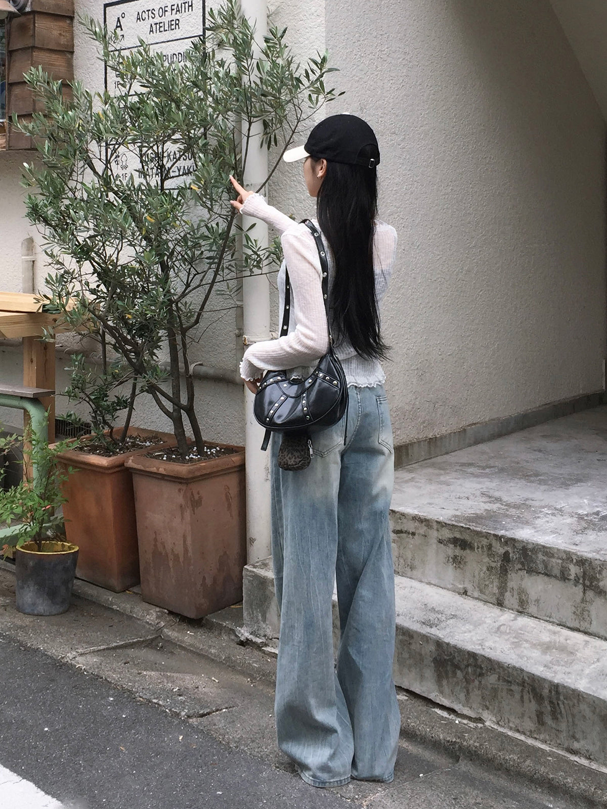 ダメージスクラッチデニムパンツ
