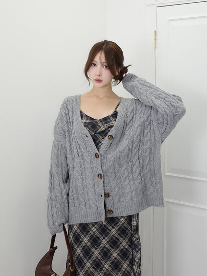 ケーブルニットルーズカーディガン