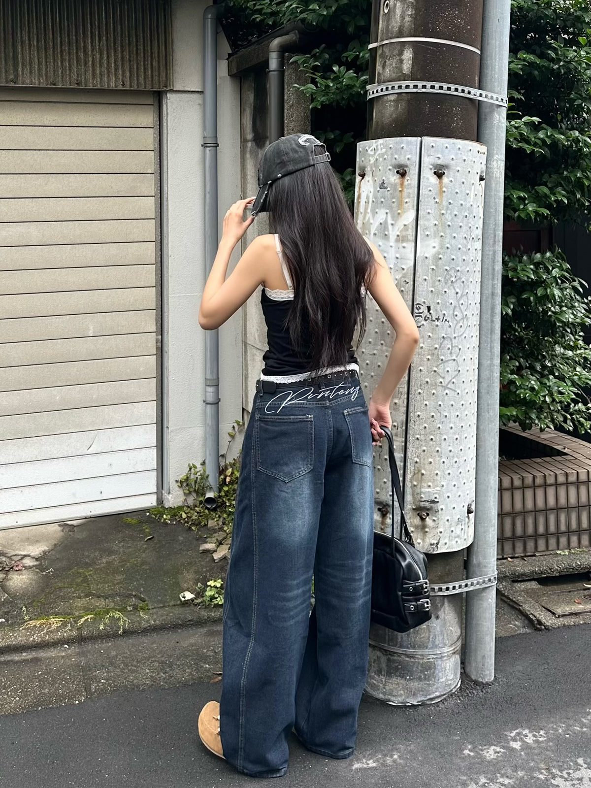 バックロゴカーブワイドデニムパンツ