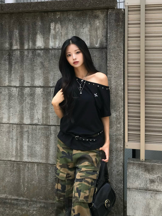 スタッズラインワンショルTシャツ