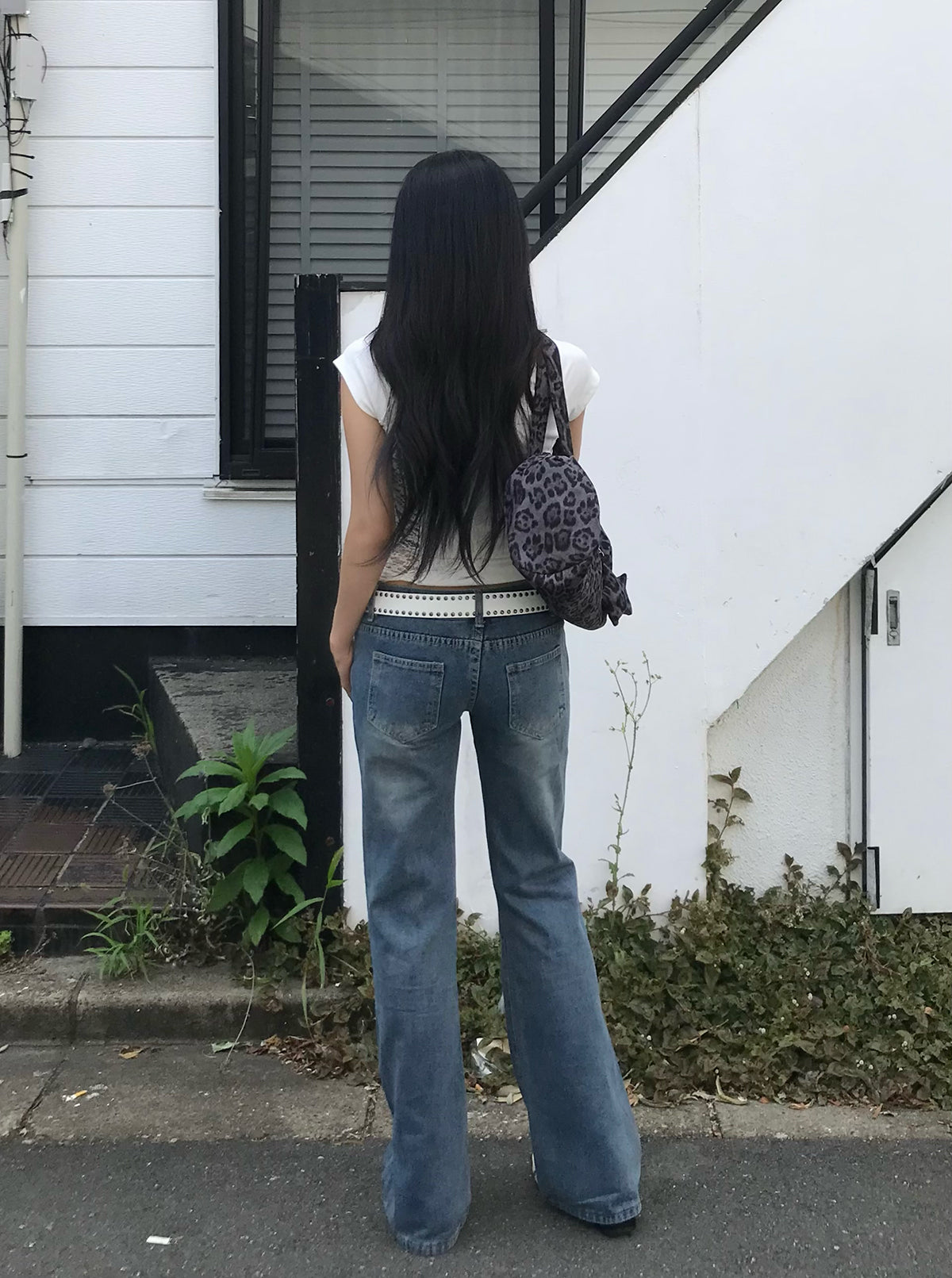 ローライズストーンセミフレアデニムパンツ