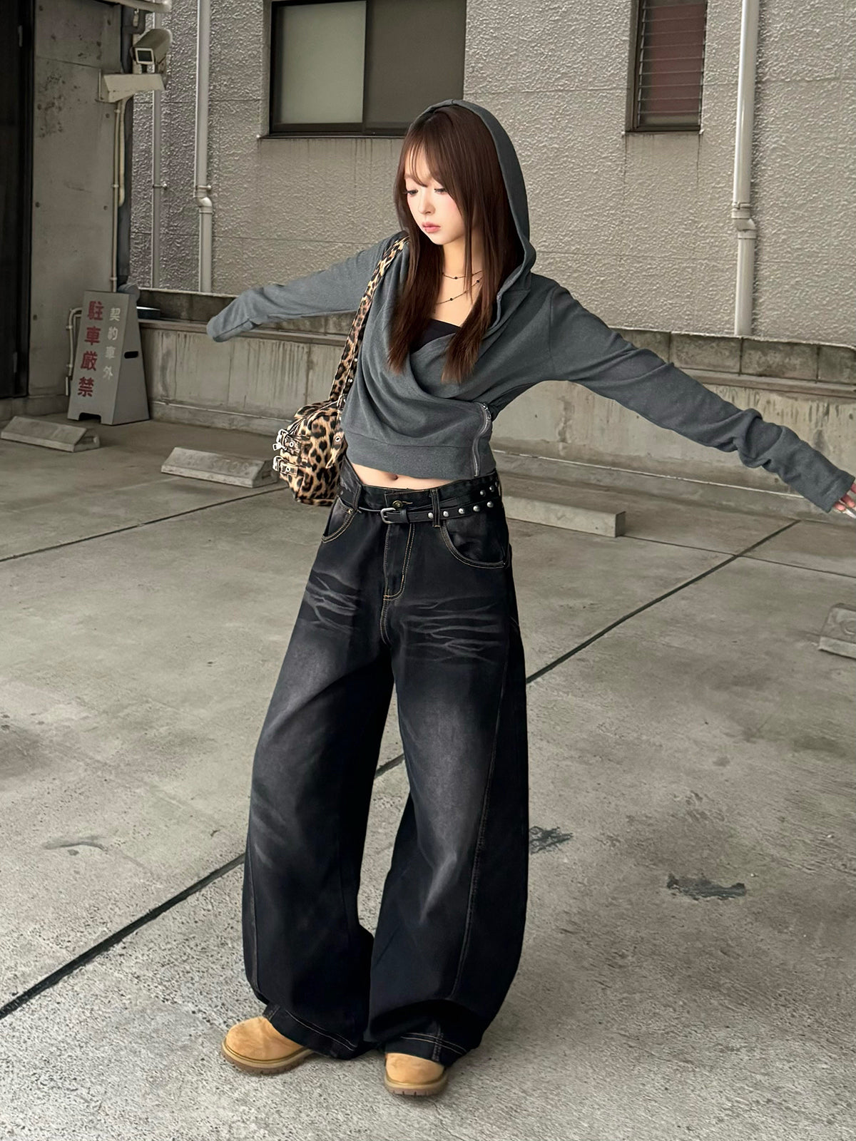 ボリュームカーブシルエットワイドデニムパンツ