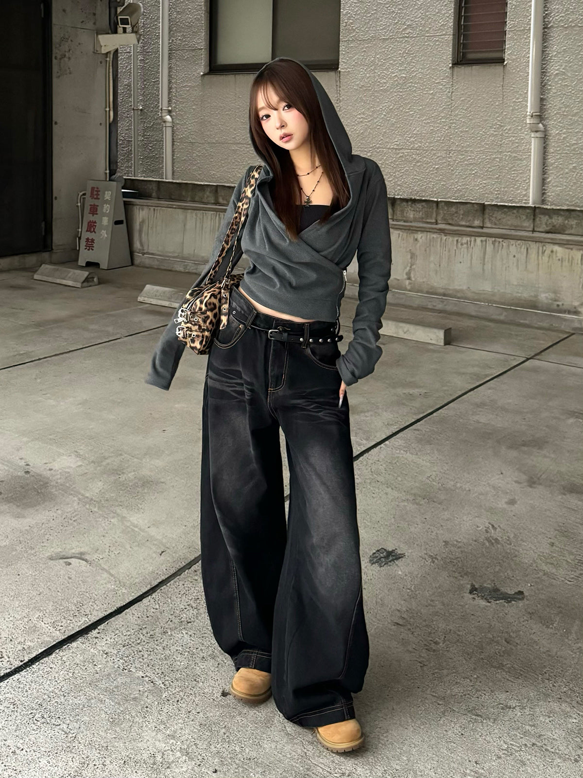 ボリュームカーブシルエットワイドデニムパンツ