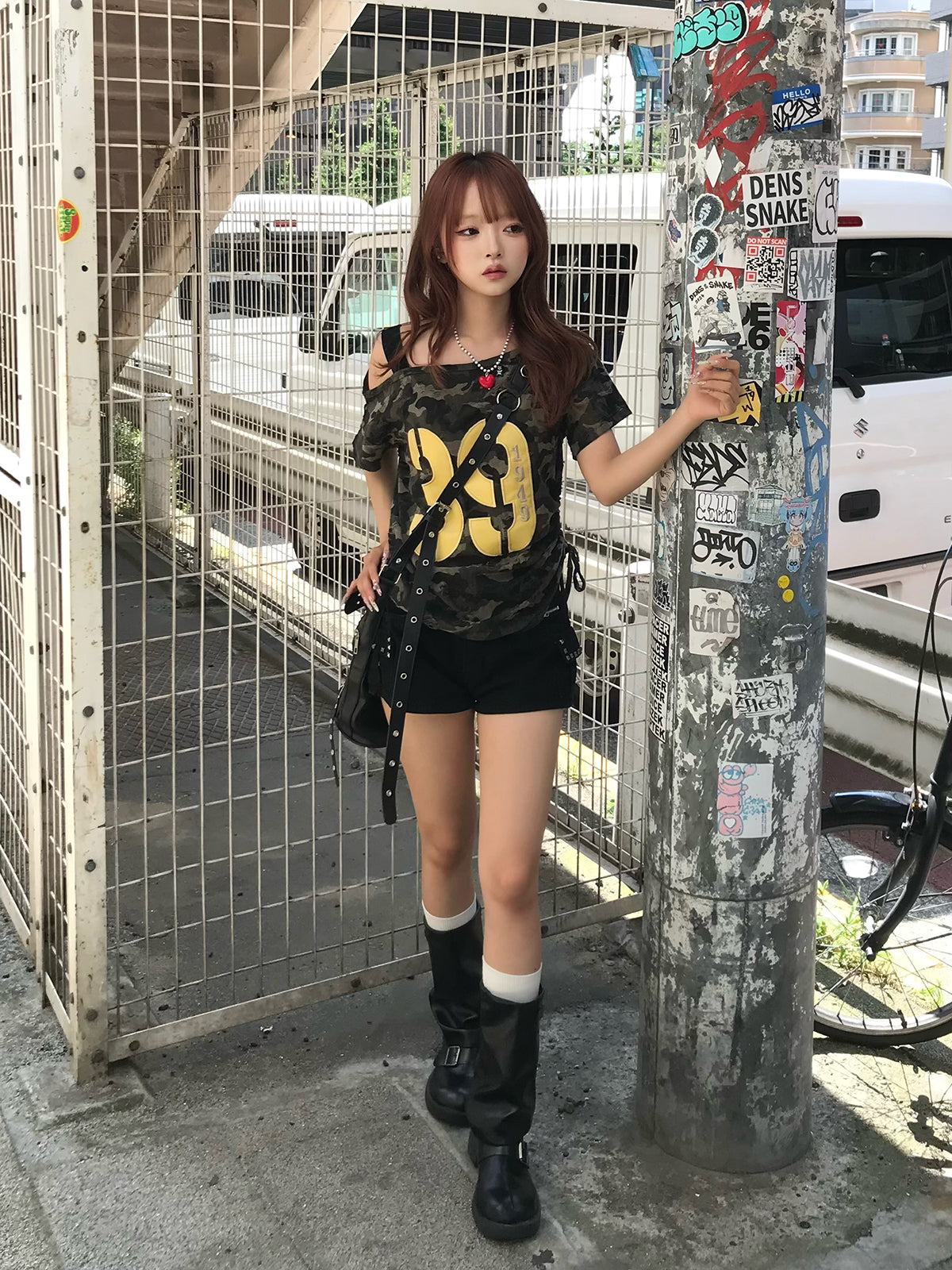 カモフラダメージワンショルTシャツ