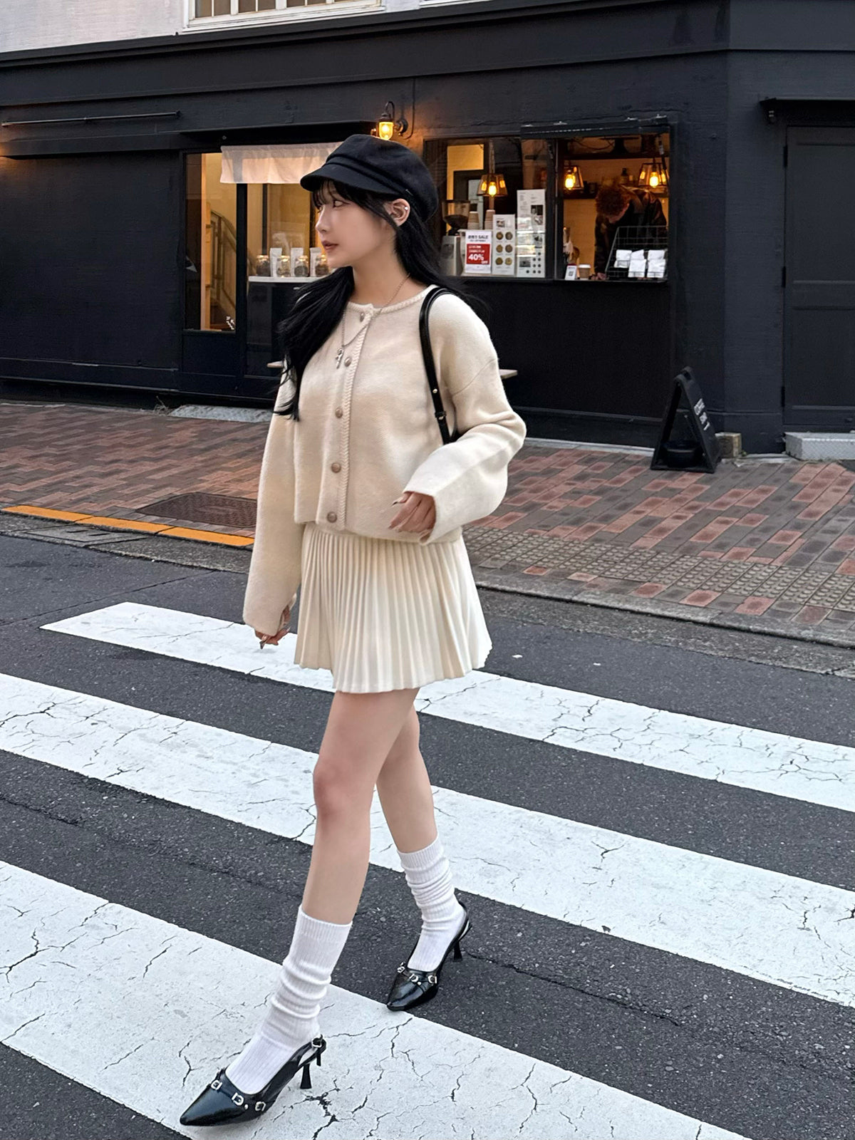 라운드넥 버튼 가디건