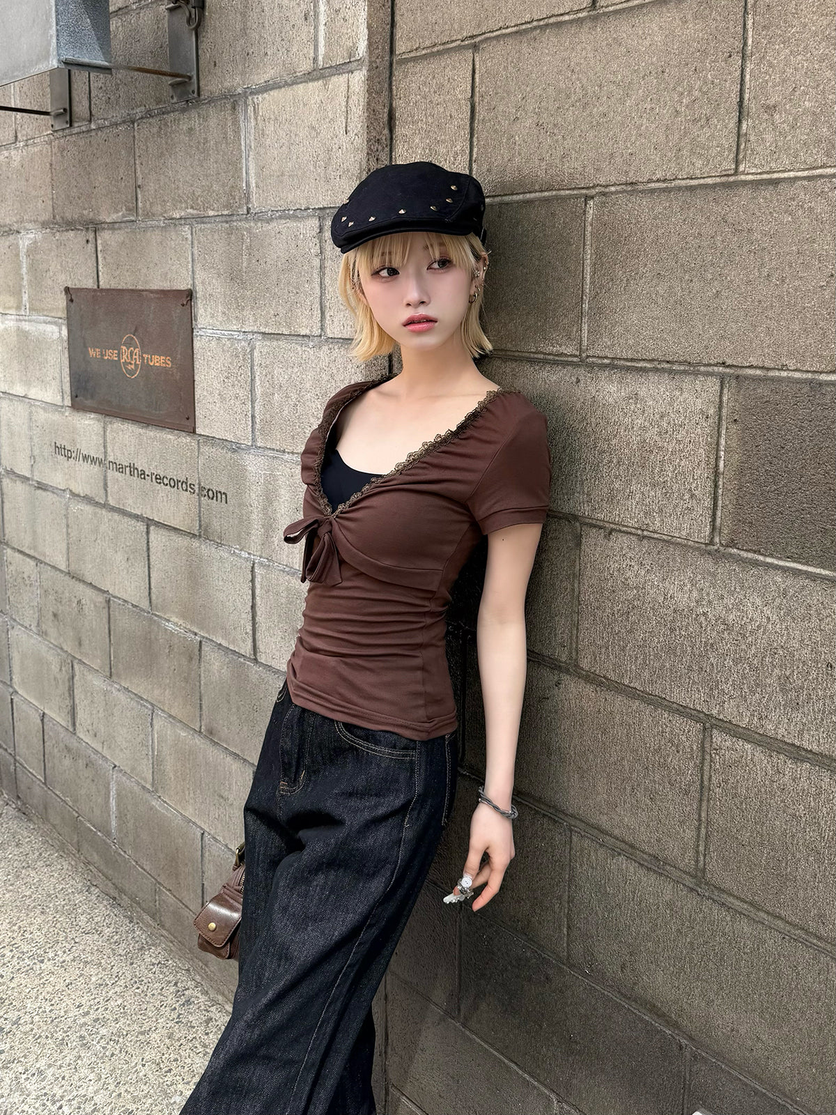 レースVネックレトロブラウンTシャツ