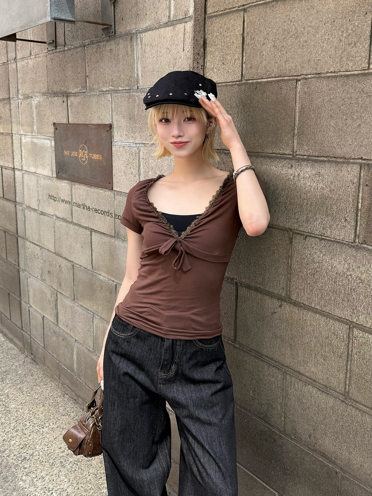 レースVネックレトロブラウンTシャツ