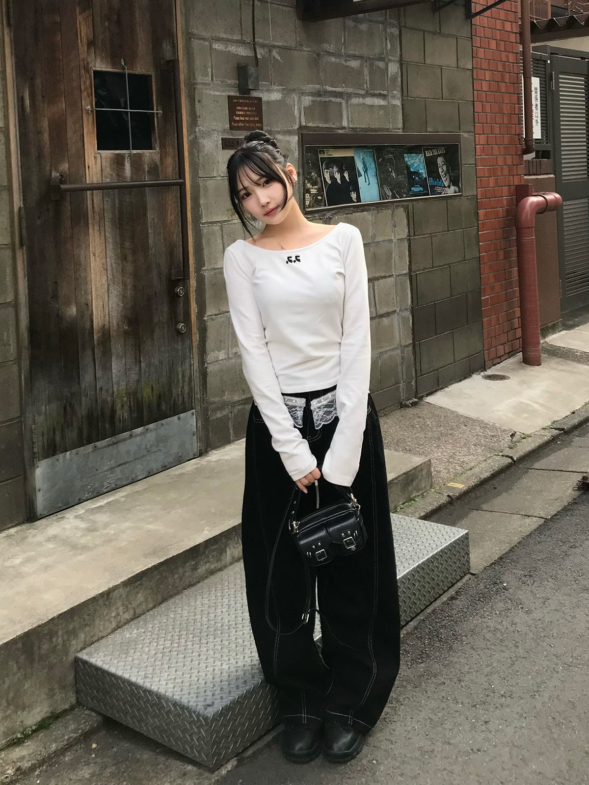 ドッキングレースフリルデニムパンツ