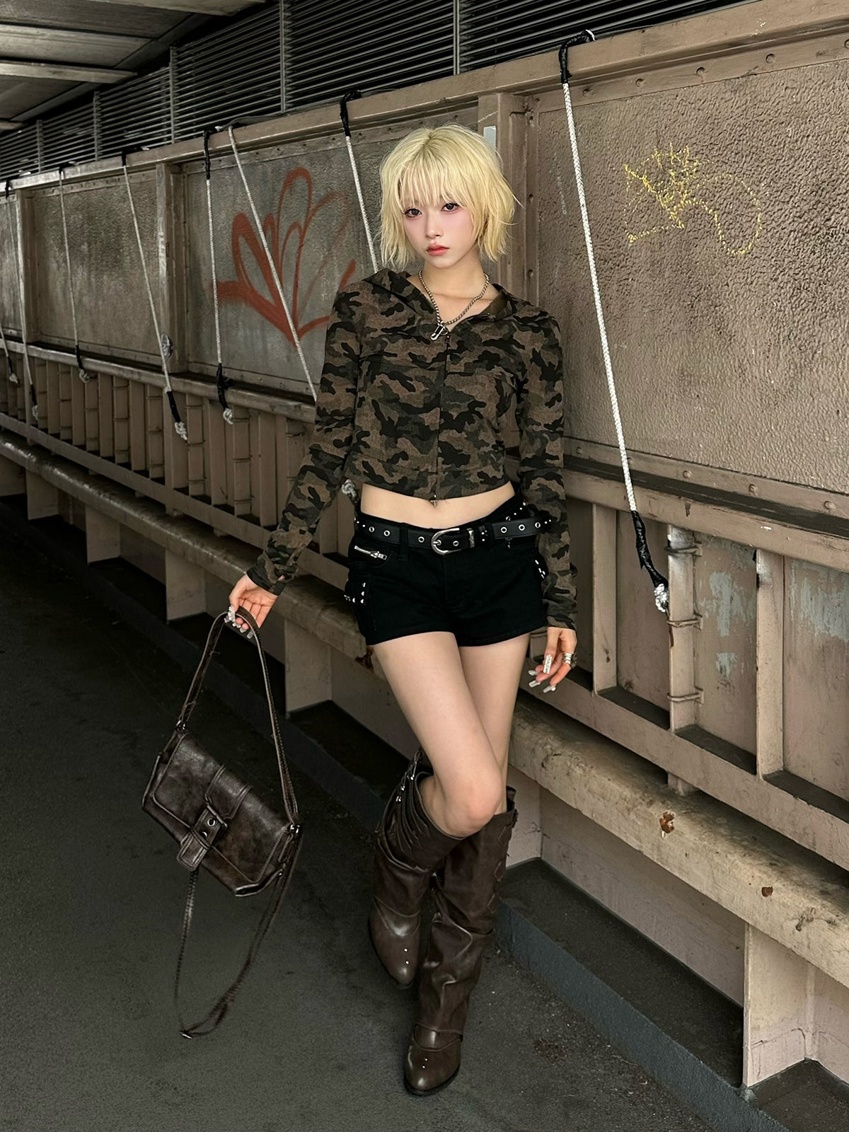 カモフラージュクロップドパーカー