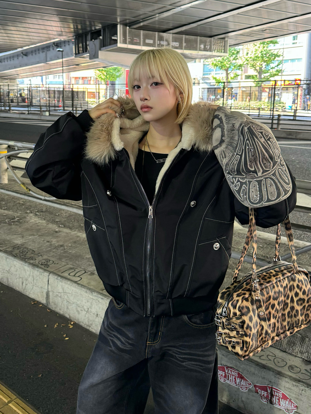 ステッチラインボリュームブルゾン