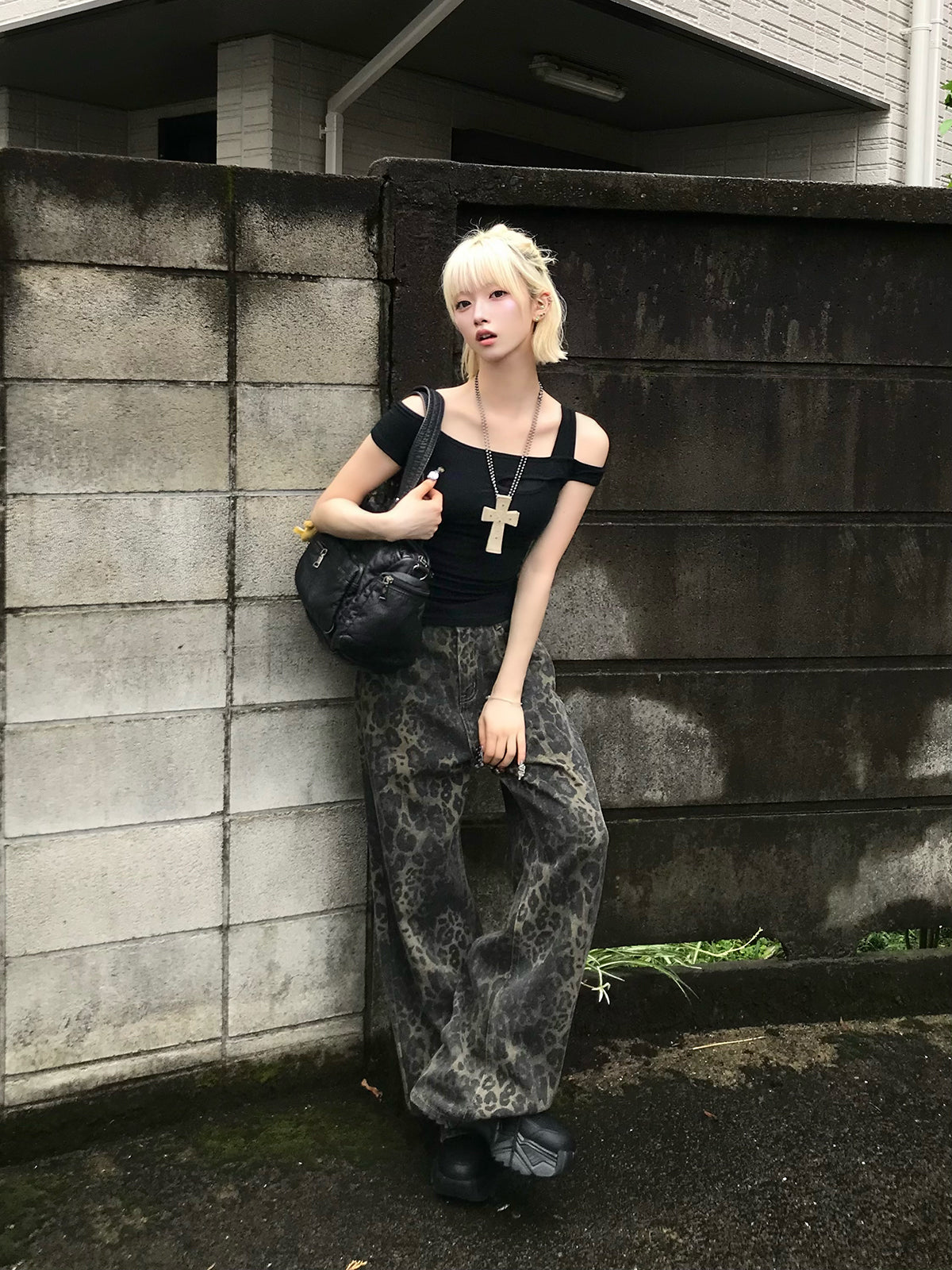 クロスショルダーカットソー
