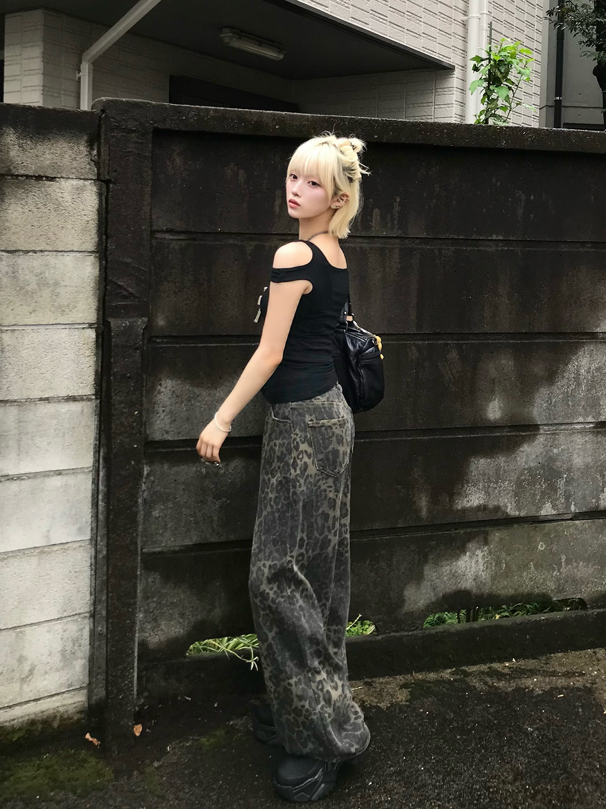 クロスショルダーカットソー