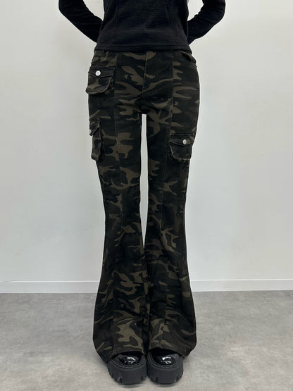 カモフラージュフレアデニムパンツ