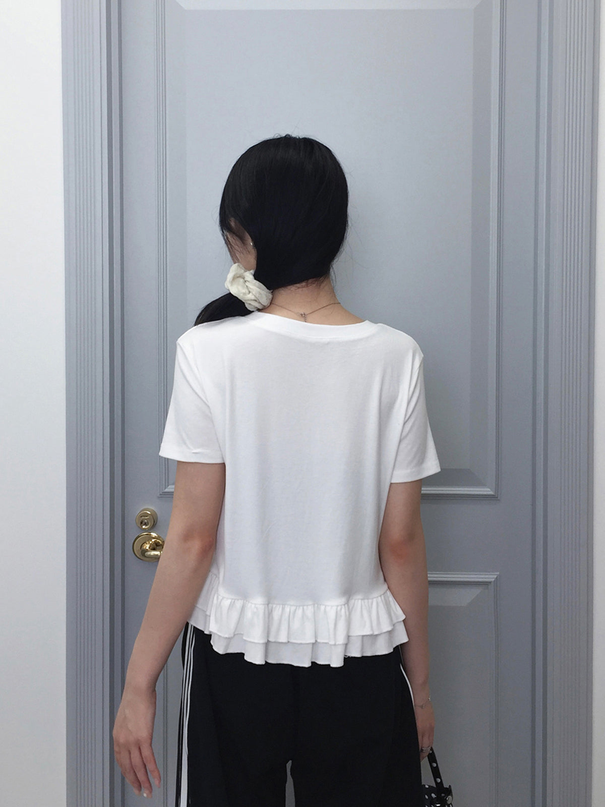 フリルヘムボタンTシャツ