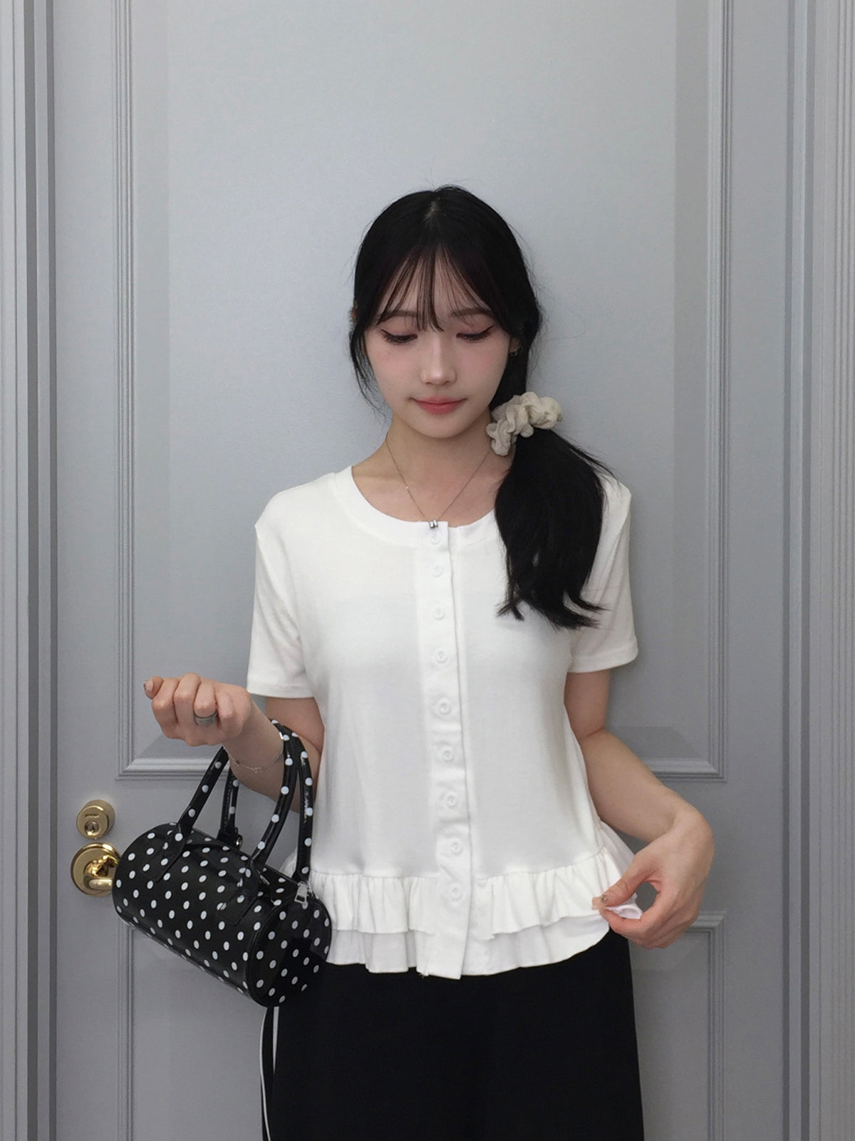 フリルヘムボタンTシャツ