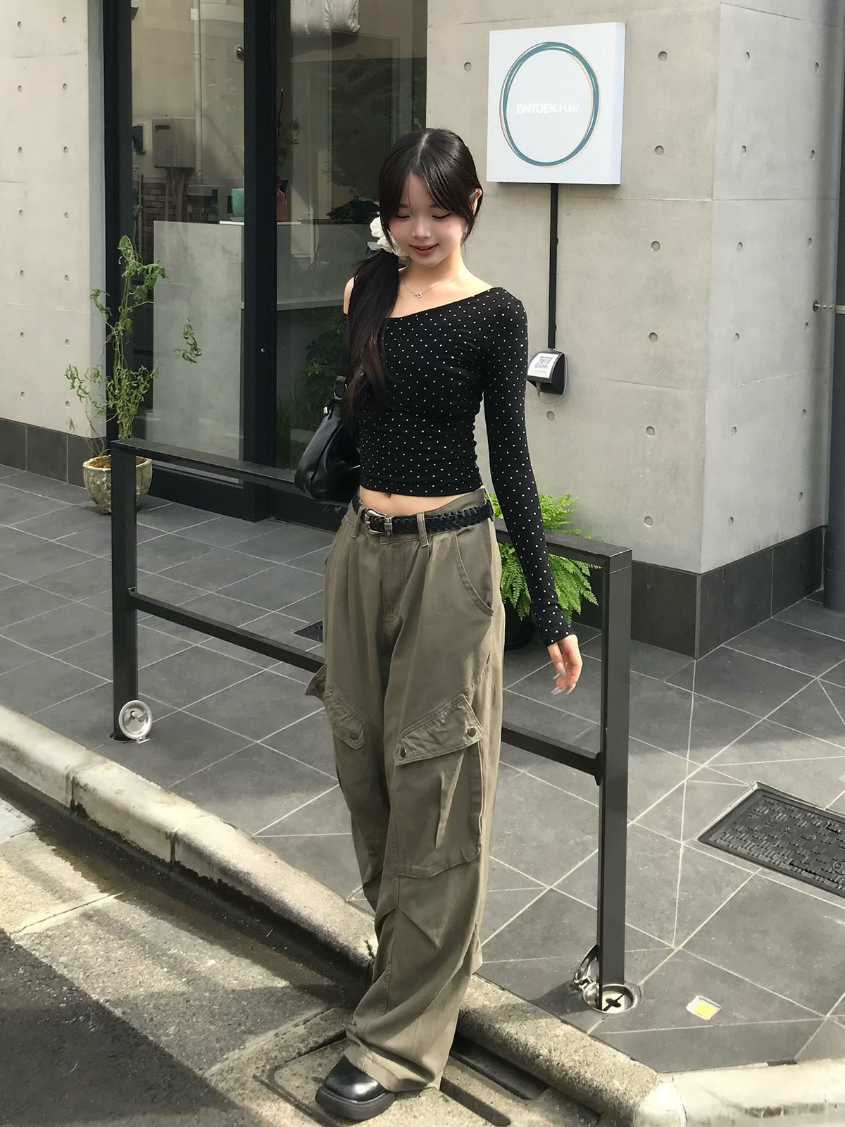 ラメドットワンショルカットソー