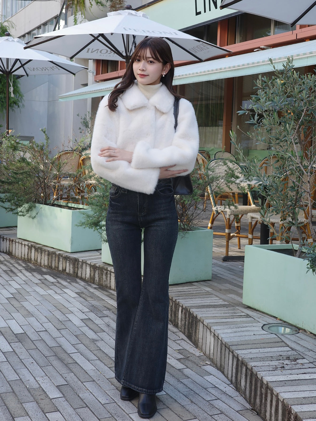 シルエットフレアデニムパンツ