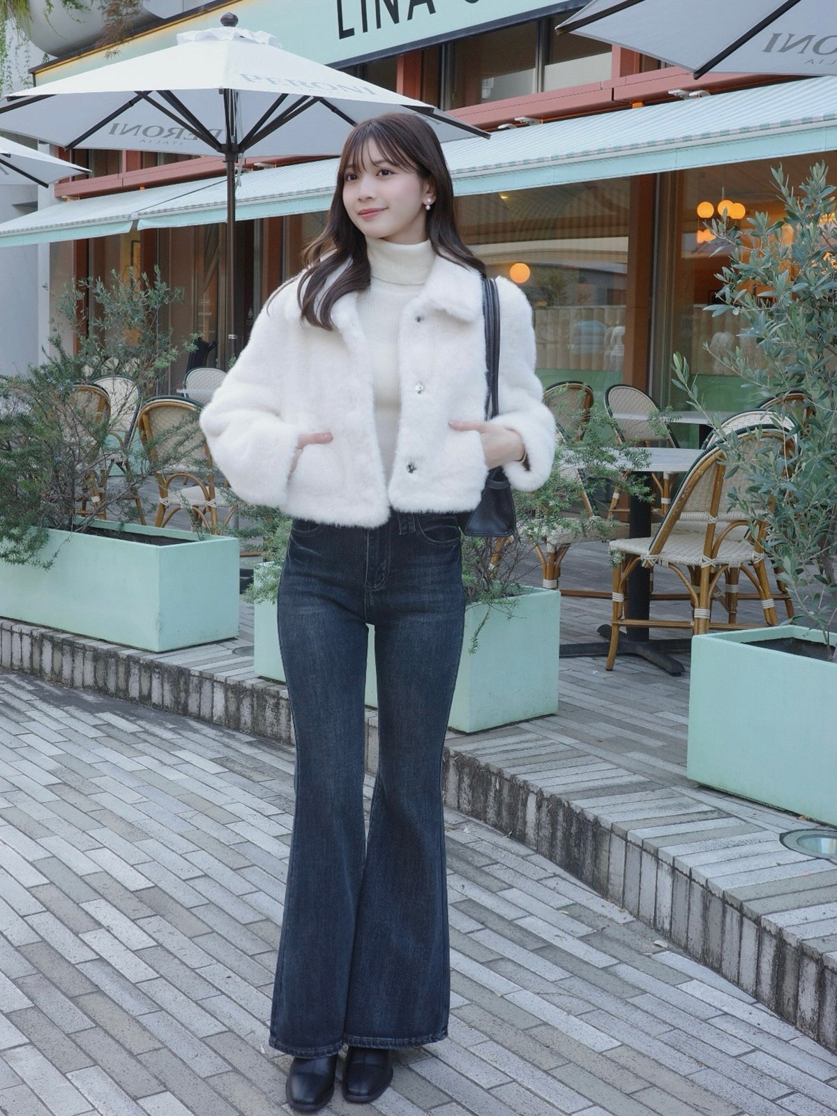 シルエットフレアデニムパンツ