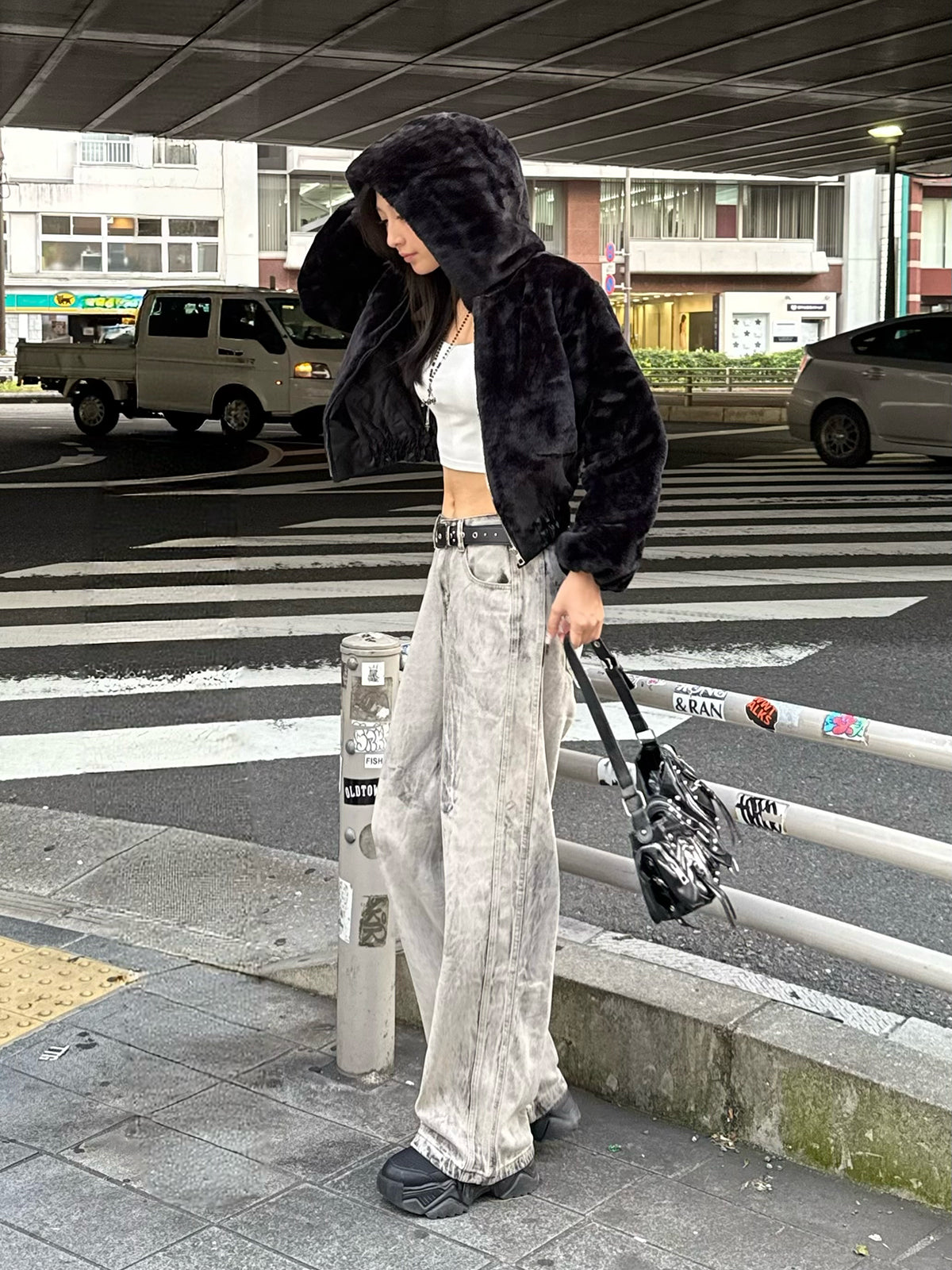 グレーウォッシュデニムパンツ