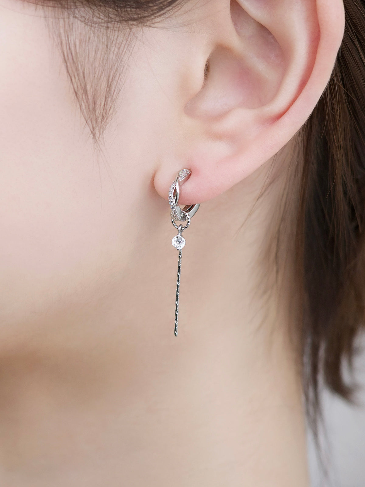 Cubic Chain Charm