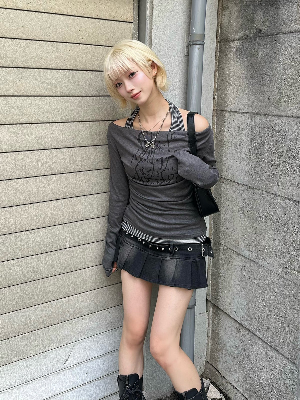 ホルターネックボーダードッキングカットソー