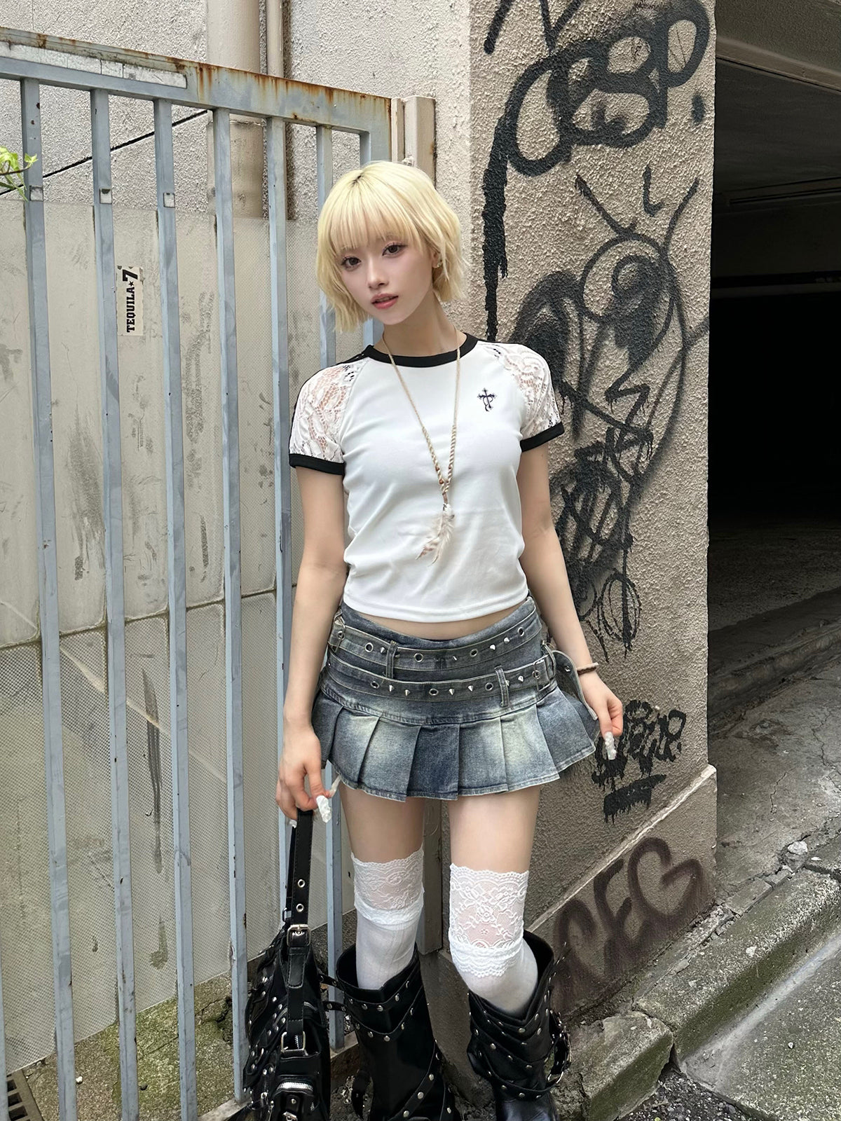 ラインスリーブレースTシャツ