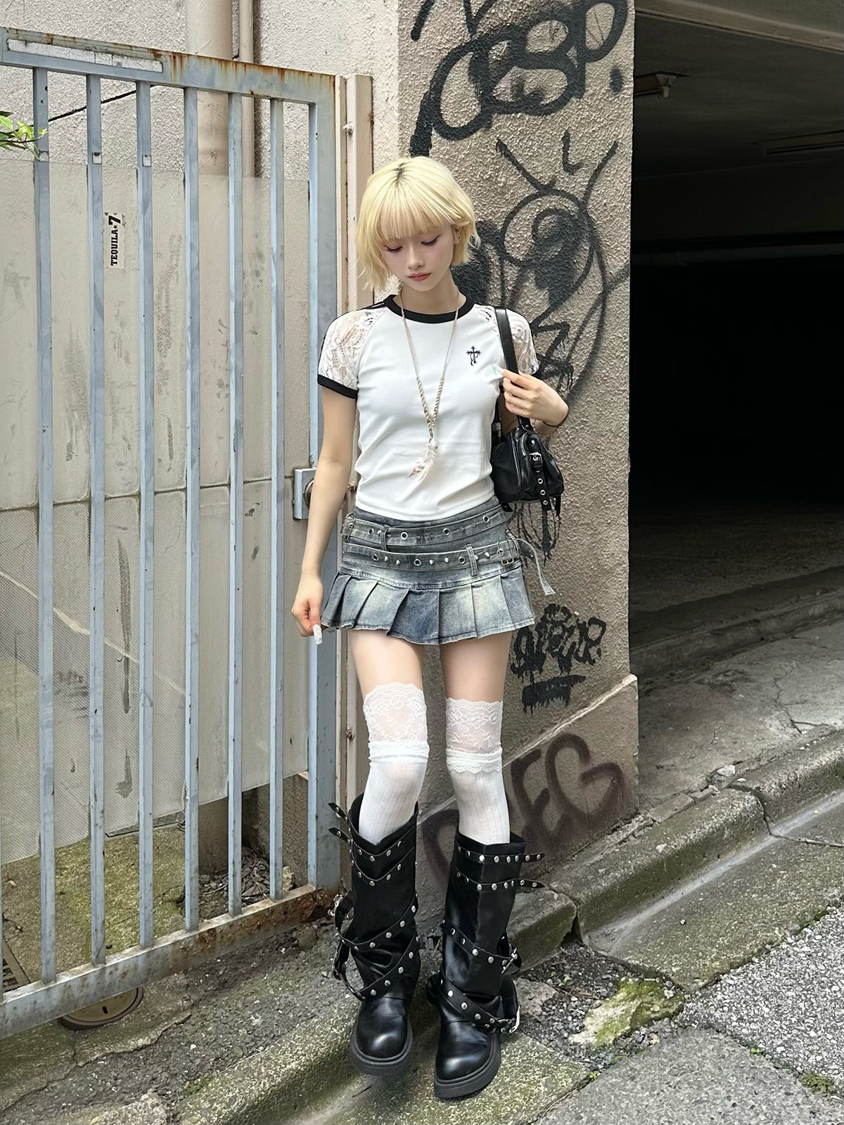 ラインスリーブレースTシャツ