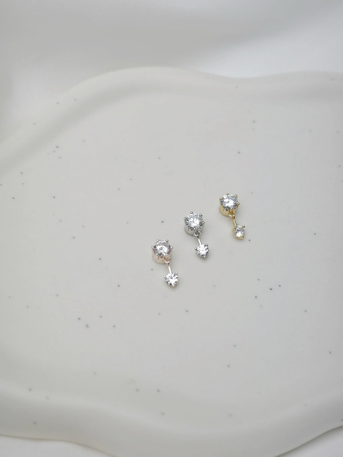 ツインビジューマグネットピアス