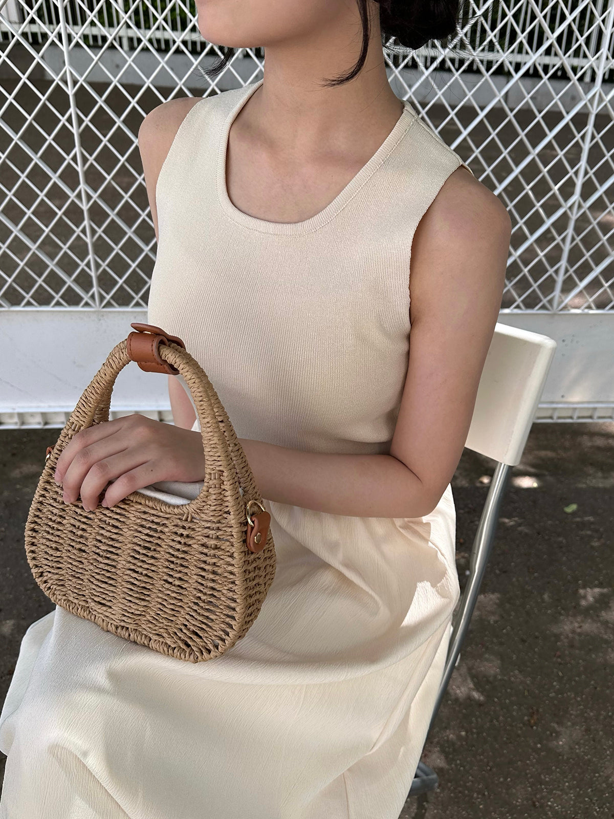 Sleeveless docking dress