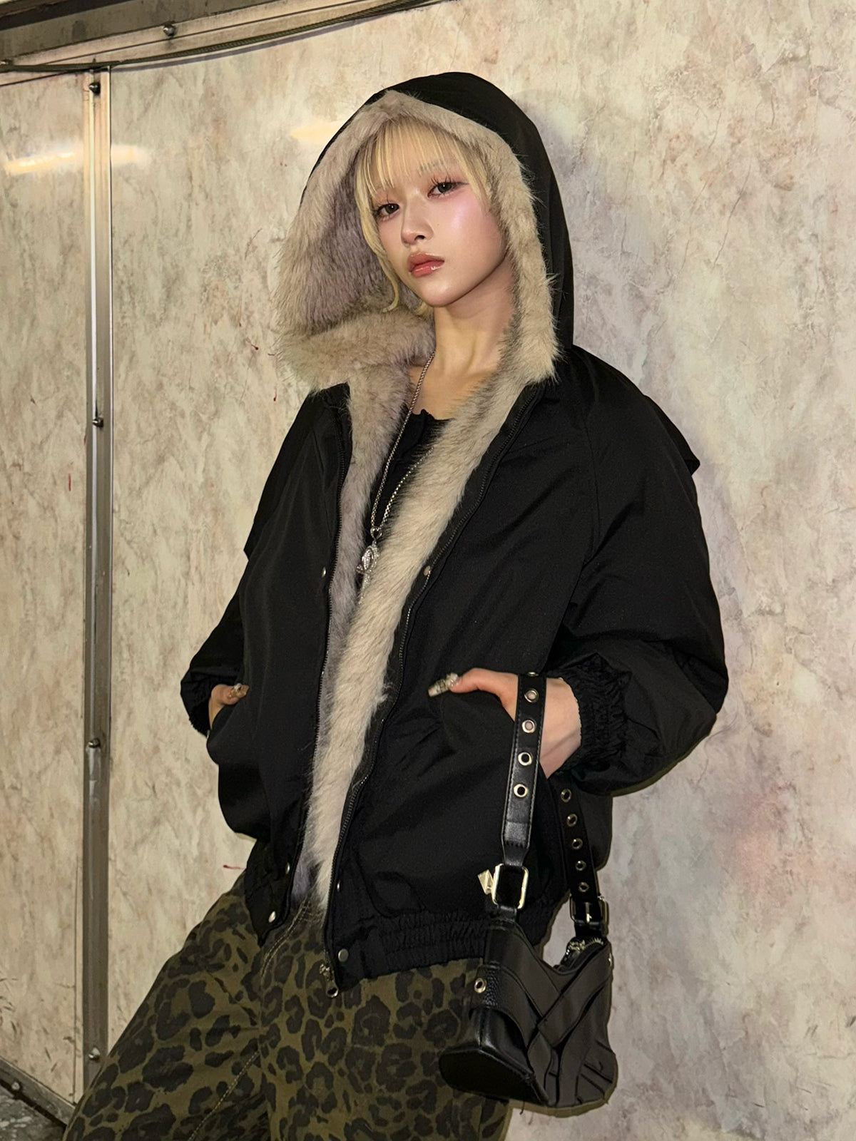 ボリュームファータッチフーディーブルゾン