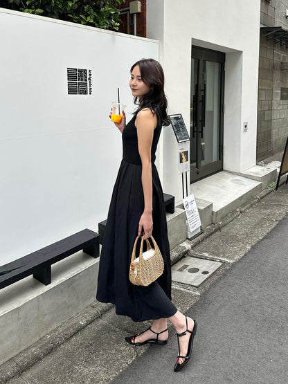 Sleeveless docking dress
