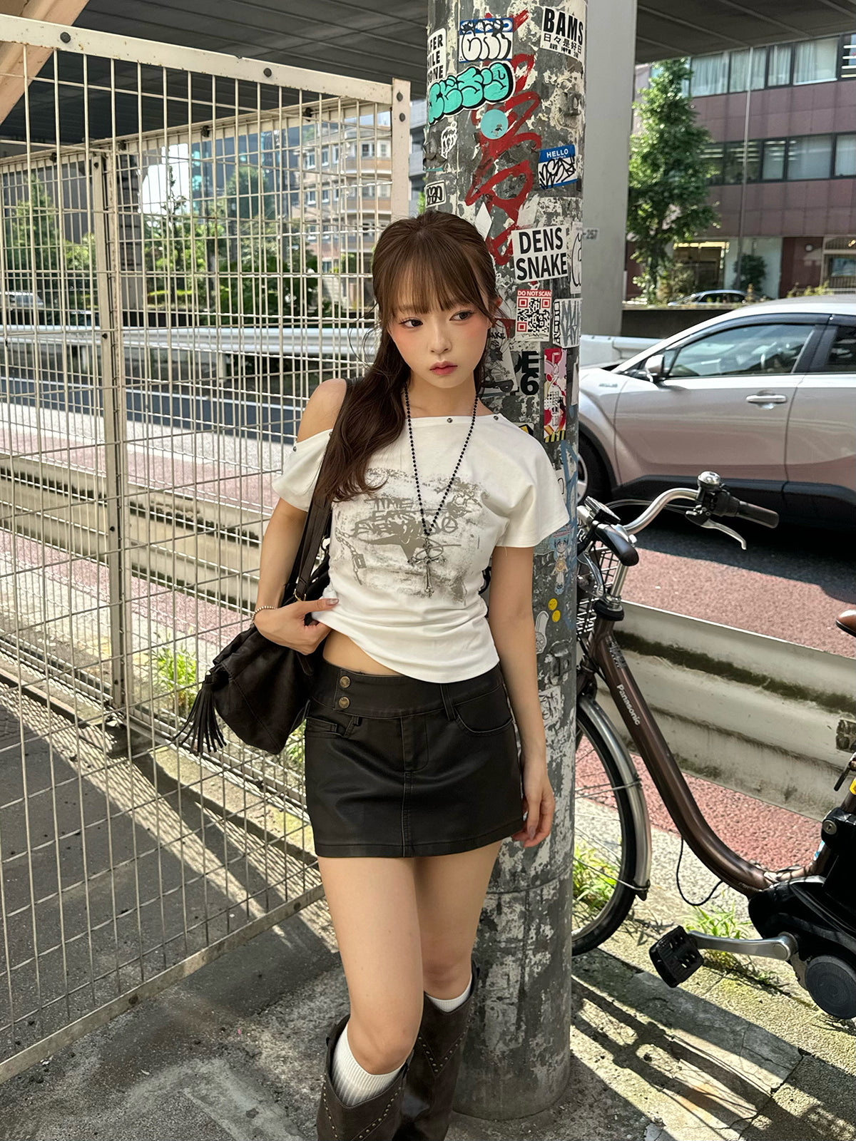 レザータッチダブルボタンミニスカート