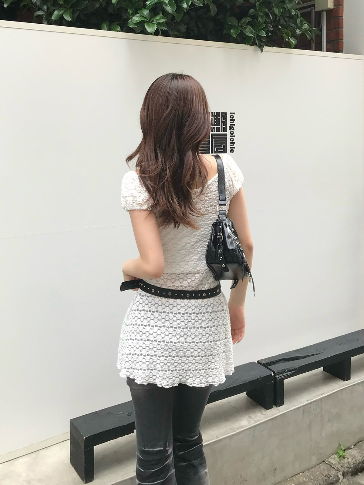 フラワーシアーカットミニワンピース
