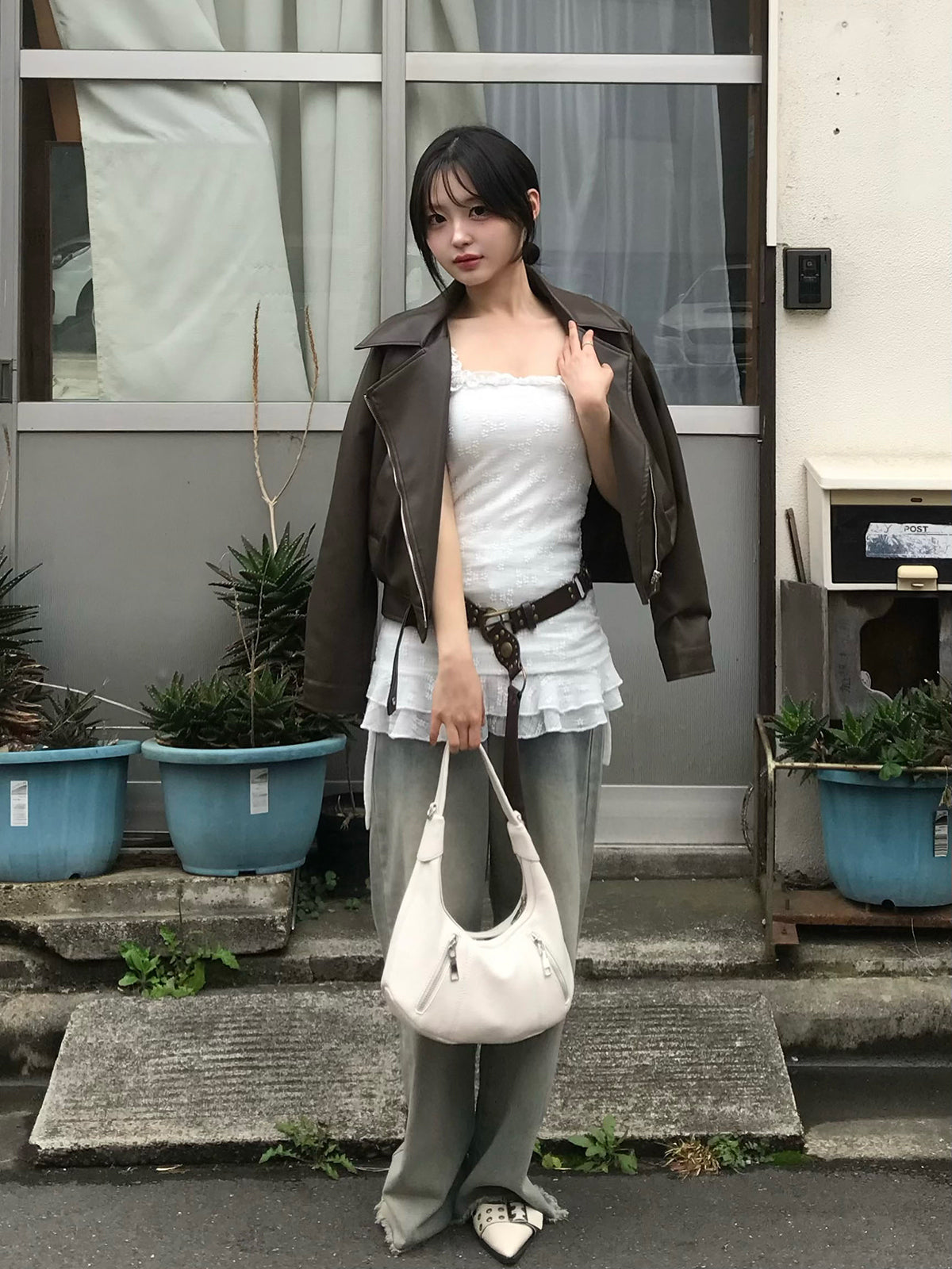 聚攏蕾絲荷葉邊上衣