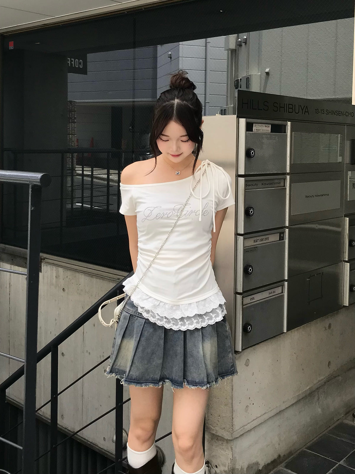 リボンストラップレースTシャツ